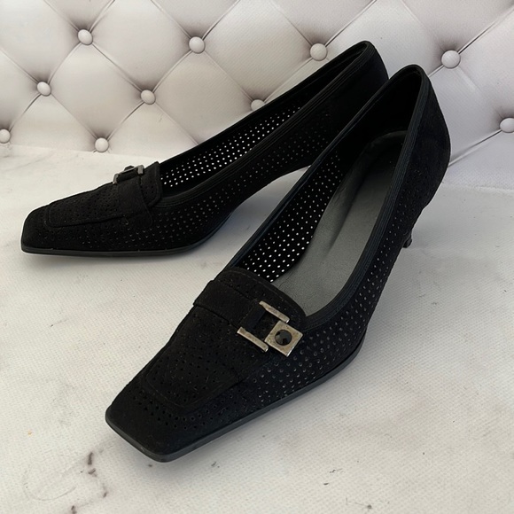 Stuart Weitzman Shoes - Y2K Stuart Weitzman Woman’s Shoes Size 8,5 Leather(suede) Black